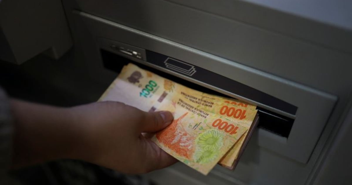 Comisiones bancarias: cuánto pagan los usuarios por cada operación fuera del piso gratuito
