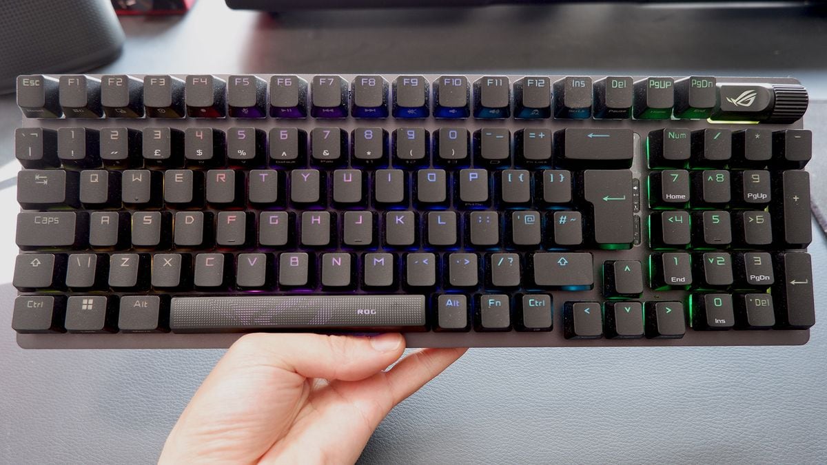Logitech metió todo en un teclado y encima te deja armarlo a tu manera: llegó el G512 X 98