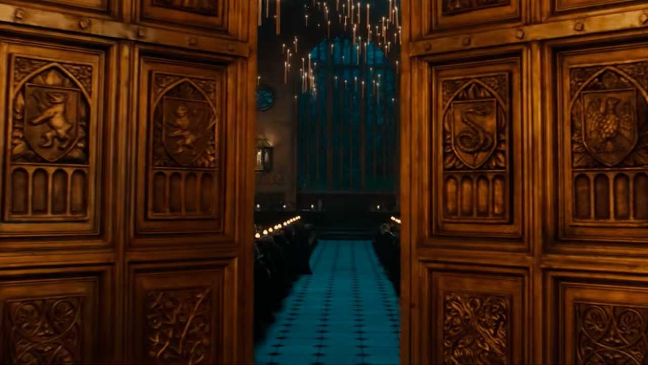 Hogwarts vuelve a la pantalla, ahora en serie y con un toque de indigestión navideña