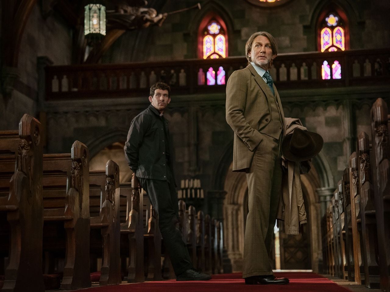 Langdon se muda de Hollywood a Praga: Netflix le da una nueva vida (y un amor) al descifrador de Dan Brown