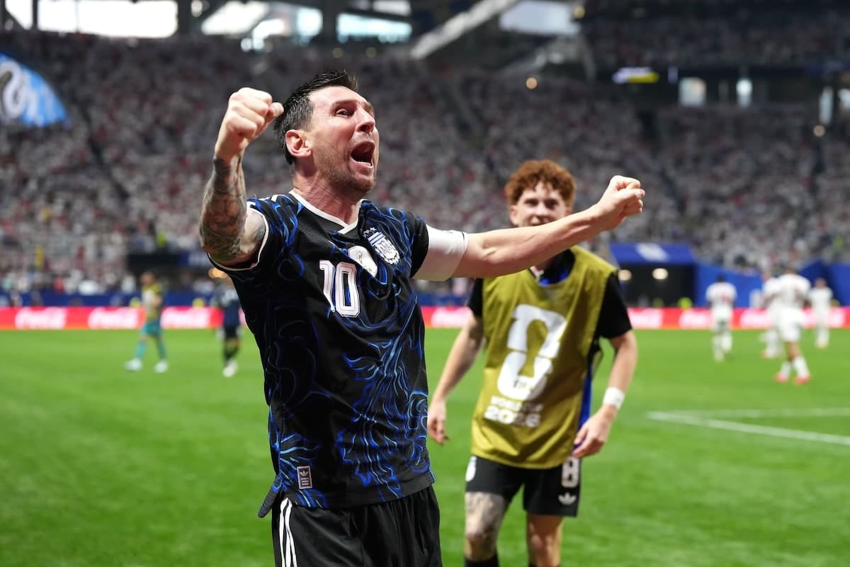 Messi vuelve a la pelea por el Balón de Oro: la Pulga se cuela entre los 30 después de dos ediciones a oscuras