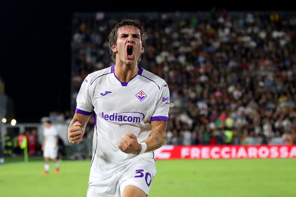 Mastantuono se sacó la mufa con un hat-trick y le cambió la cara a una Fiorentina que se moría