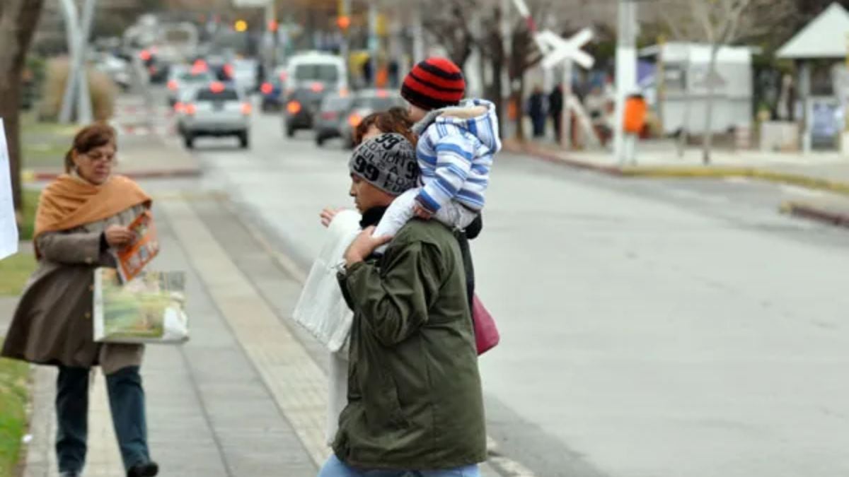 Neuquén arrancó el lunes con helada y va camino a los 21 grados, pero el viento se va a hacer sentir a la noche