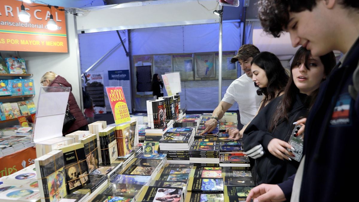 La Feria del Libro de Neuquén se despide este domingo con una agenda que cruza literatura, teatro y oficios de la palabra