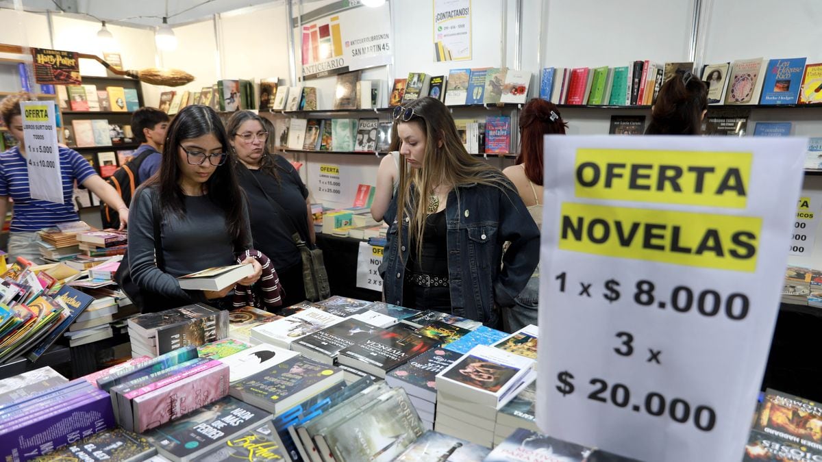 Una vuelta por la Feria del Libro de Neuquén donde los chicos mandan y la entrada no se paga