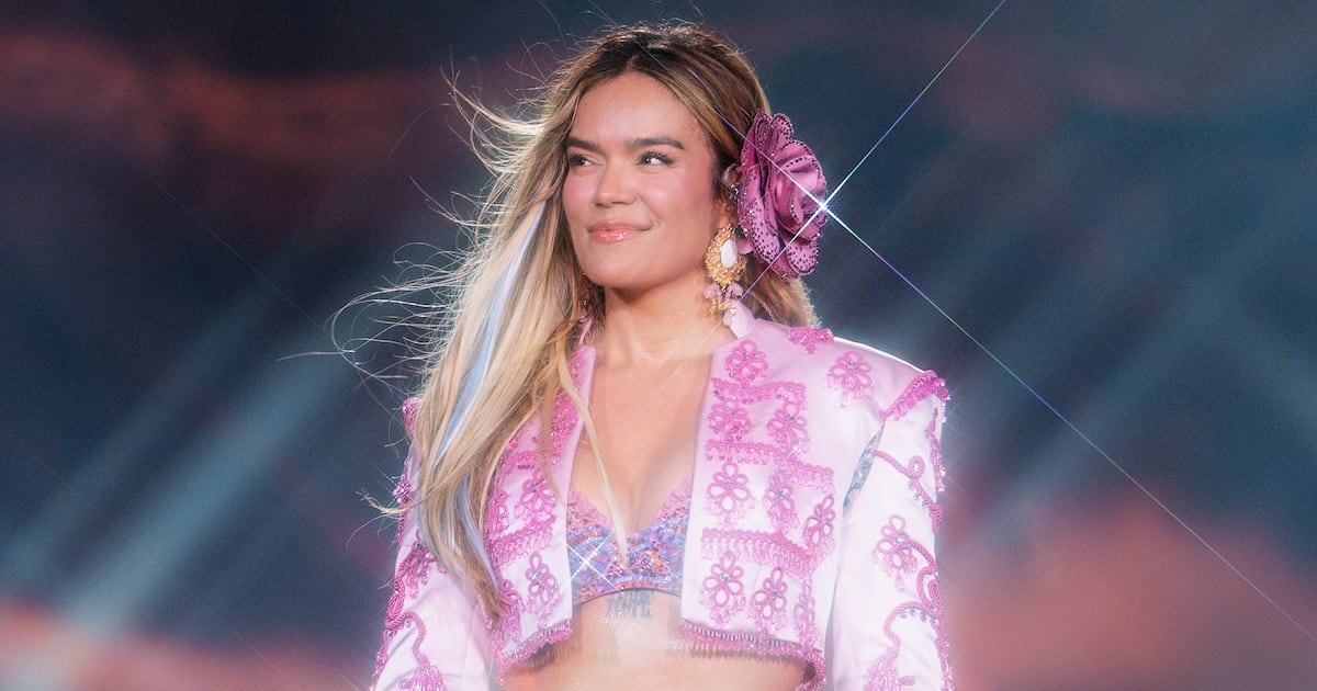 Karol G llenó Nueva Jersey de tropipop, mariachis y un guiño a Selena que sacudió hasta al MetLife