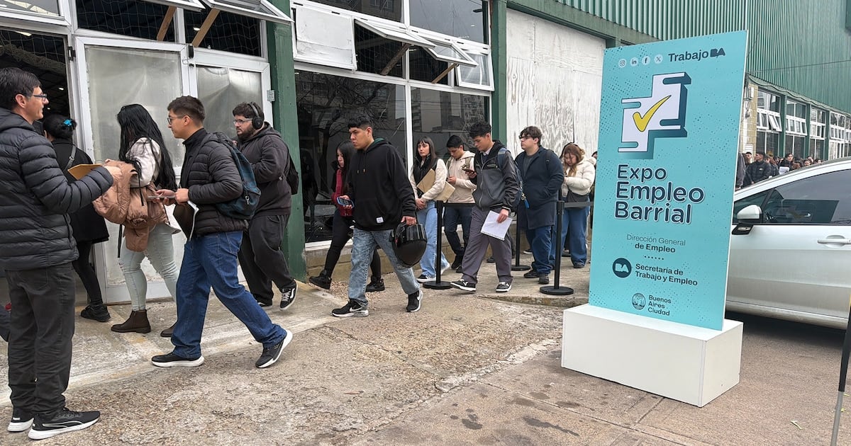 Migrar desde un puesto privado registrado hacia el trabajo por cuenta propia recortó los ingresos reales un 27,8% entre 2023 y 2025