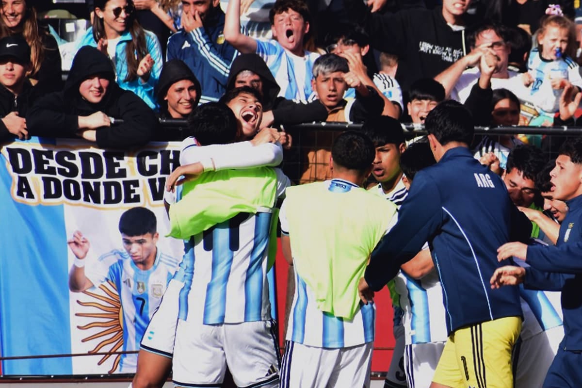 Gol en el descuento y a semis: Argentina sacó chapa y va por Chile
