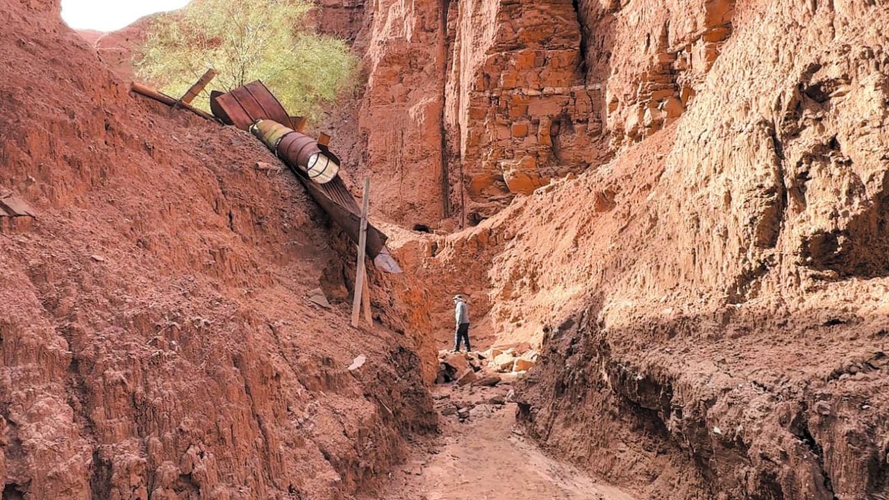Entre el ripio y la arena del río La Laja: la huella de una mina olvidada en San Juan