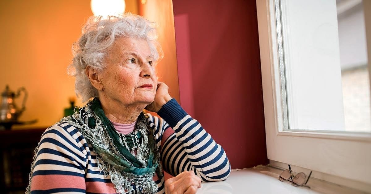 Vivir acompañado, vivir más: lo que un estudio con miles de voluntarios británicos revela sobre la soledad y los años de vida saludable