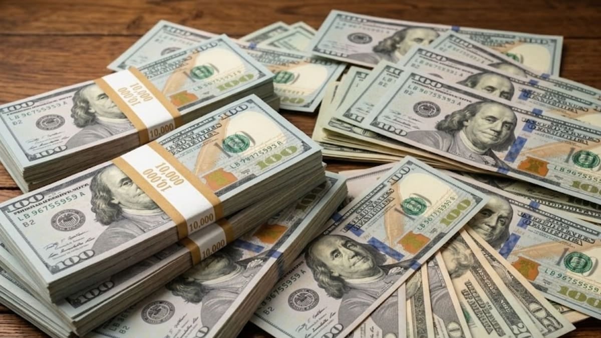 El dólar oficial cerró la jornada en $1545 y el paralelo se sostuvo en $1560
