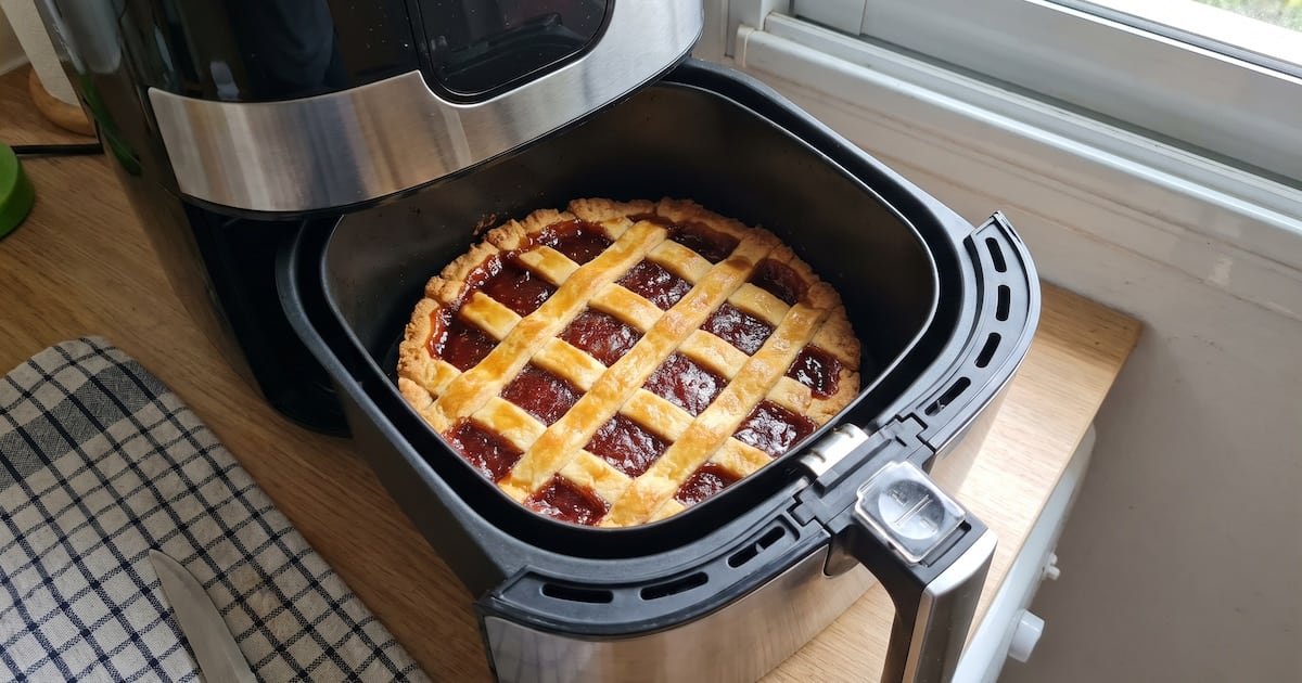 La freidora de aire ahora te mira, te huele y te avisa al celular: así cocina la inteligencia artificial en la cocina