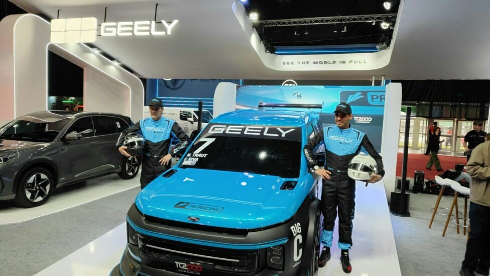 Geely cruzó el océano y se subió al TC2000: el desembarco chino que promete ruido en boxes