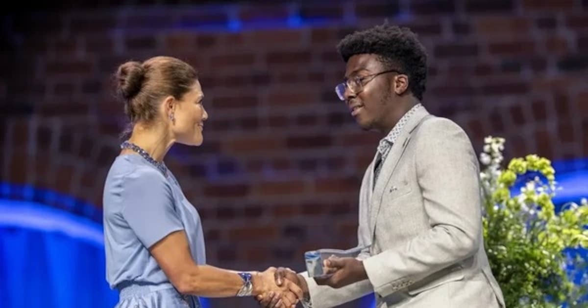 Un chico de 17 años construyó un robot con inteligencia artificial que junta plástico del agua como si fuera una cosecha