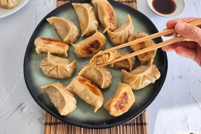 Gyozas vegetarianas con tofu y shiitake: la receta casera que rinde treinta unidades y se cocina en una sola sartén