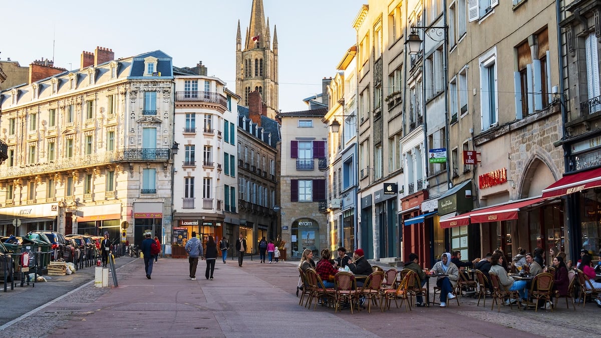 Limoges, la capital francesa donde el fuego aprende a dibujar porcelana y esmalte