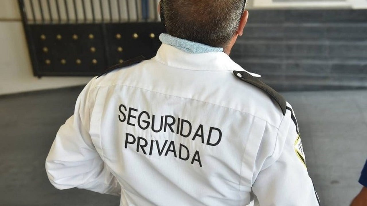 Sueldo de vigilador privado: el total de bolsillo se acerca a los 1,9 millones en la previa a las fiestas