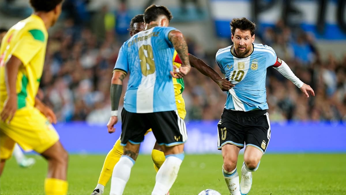 Otamendi, el que cortó el hielo en la noche de Messi