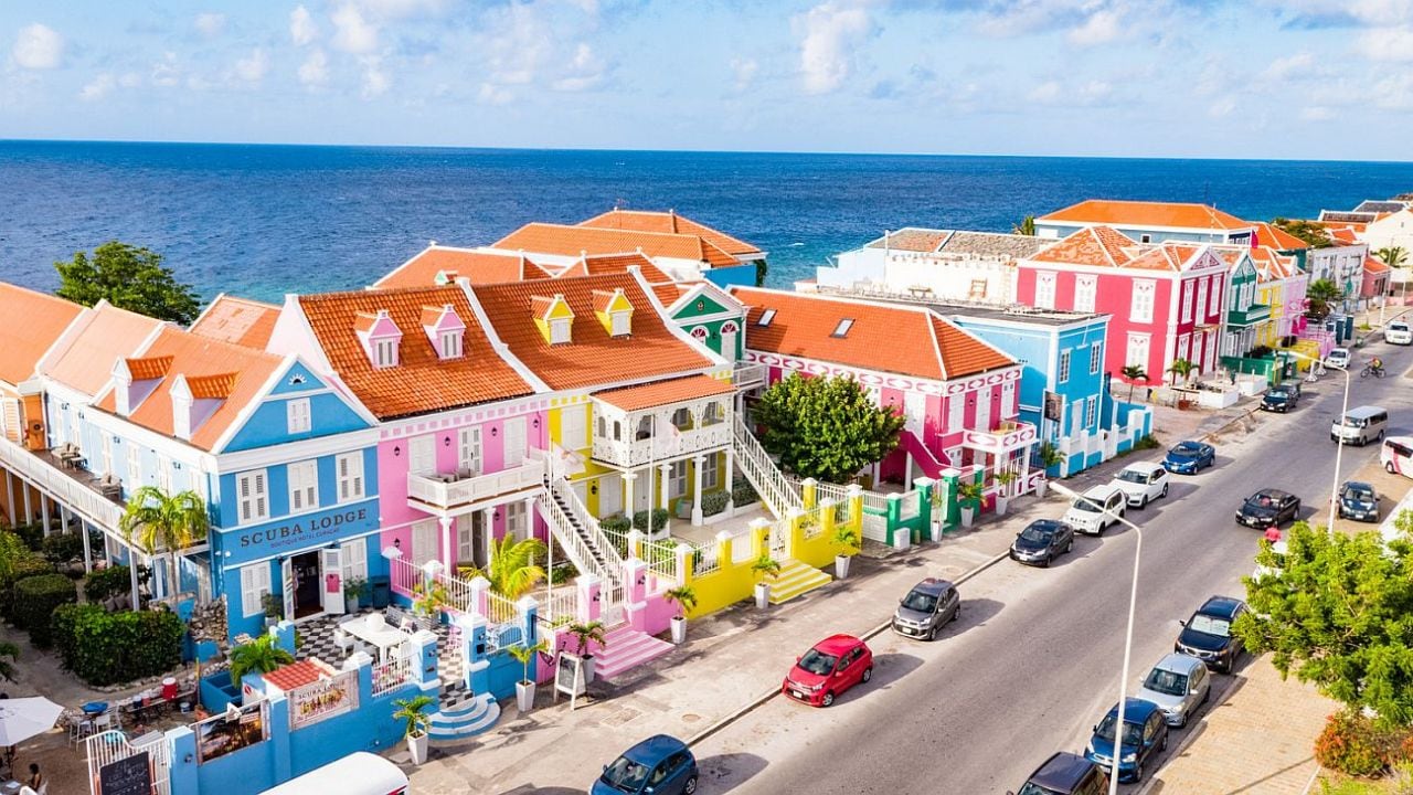 Curazao, una isla del Caribe sur que combina calas, buggies y una capital tallada por los holandeses
