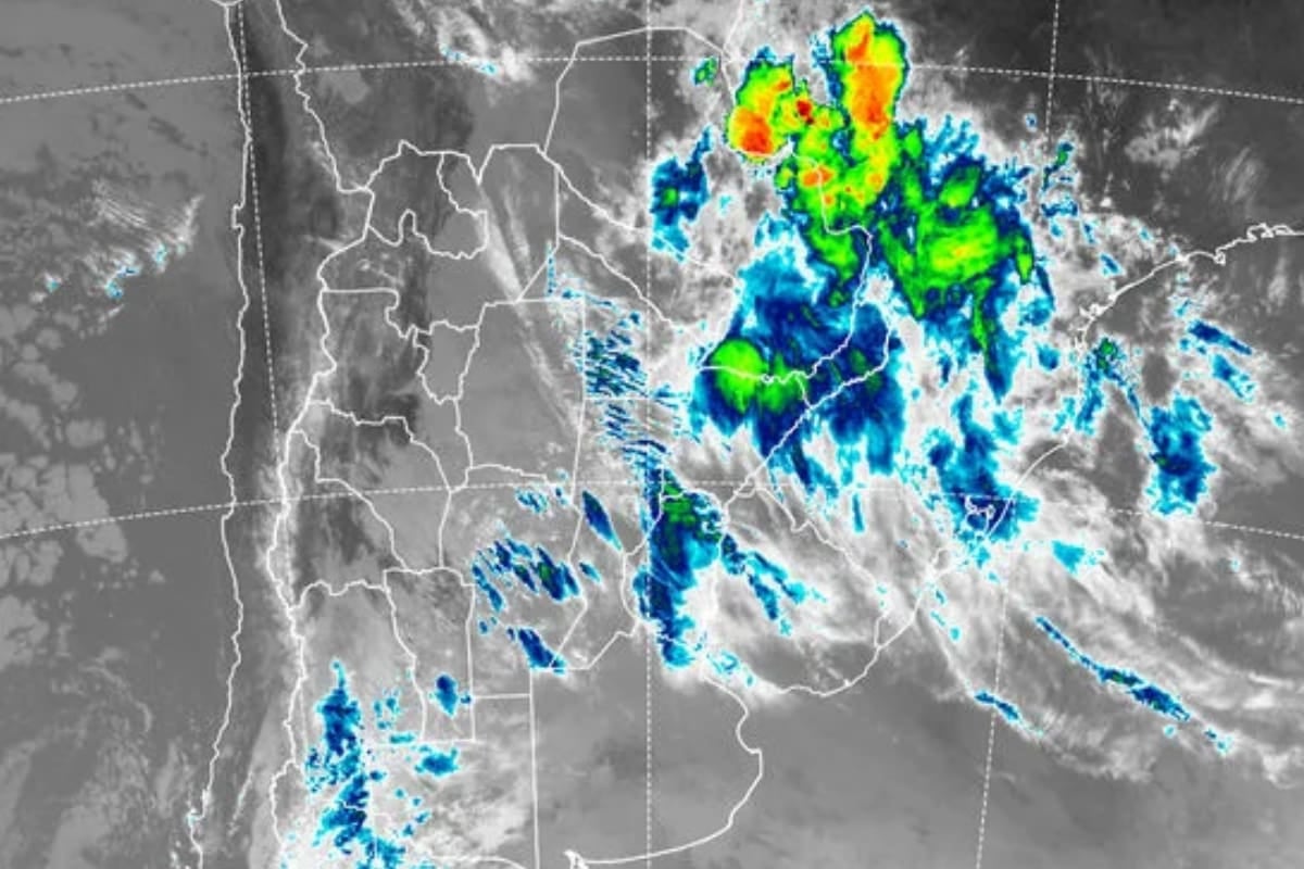 El finde largo llega con paraguas el sábado y sol tímido el domingo y el lunes en la ciudad