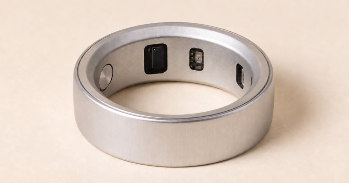 Un anillo de 99 dólares te conecta con hasta cinco asistentes de inteligencia artificial a la vez