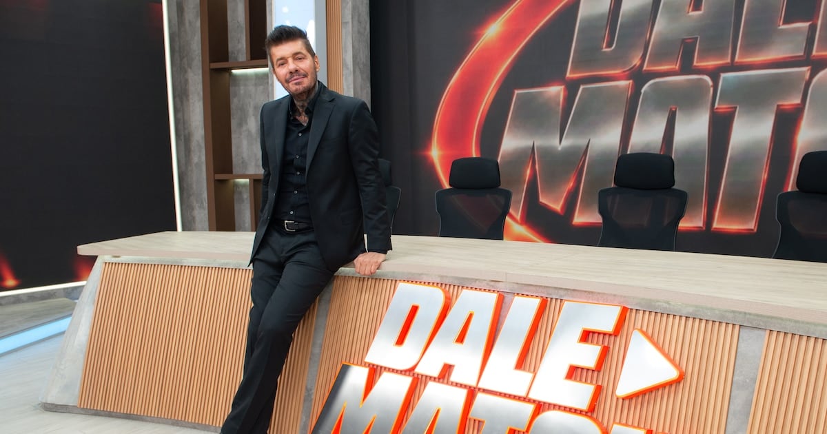 Tinelli se sube al streaming como quien vuelve al barrio: con todos y sin corbata