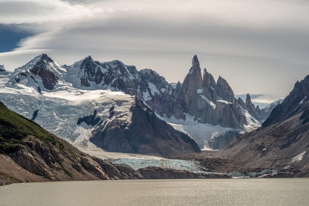 Siete horas en la montaña: la historia de una turista que terminó en camilla y dejó una lección para todos los que planean caminar el Nahuel Huapi