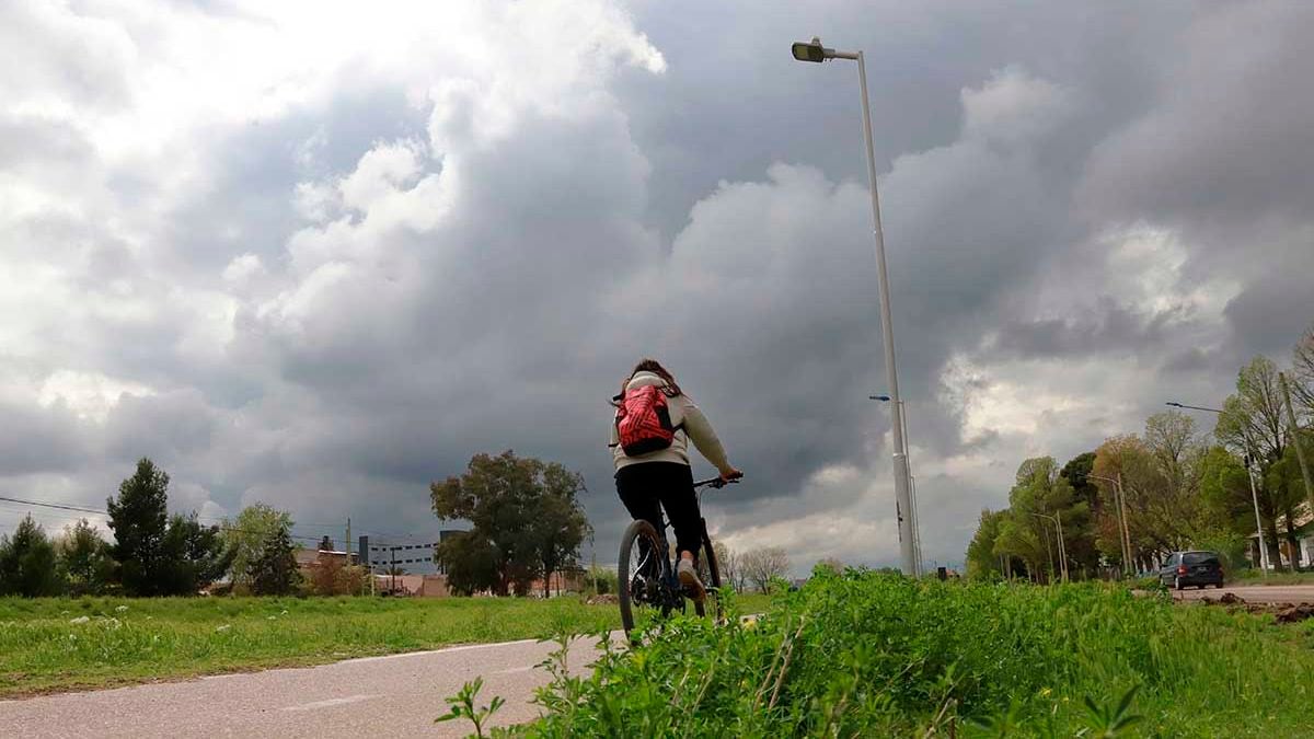 Una semana con el cielo tapado en Neuquén y un fin de semana que pinta para mojarse