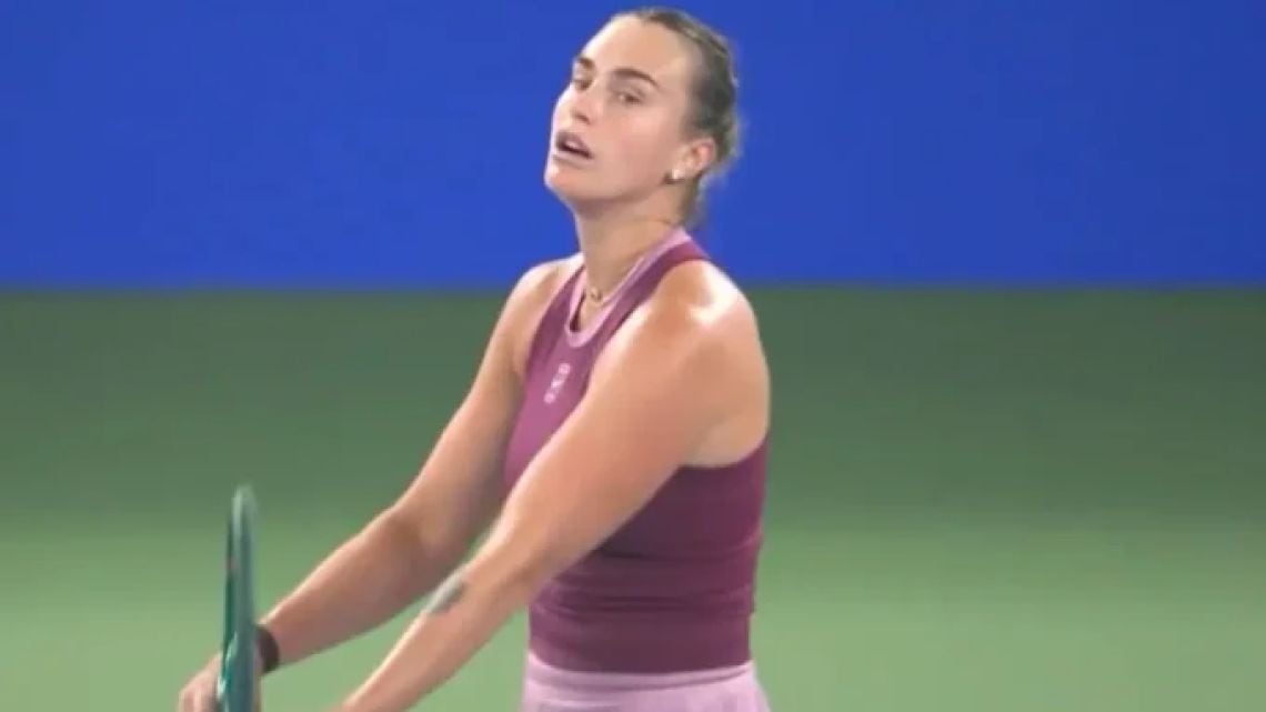 Sabalenka se topó con la realidad en Wuhan: Li la bajó del trono en la primera escala