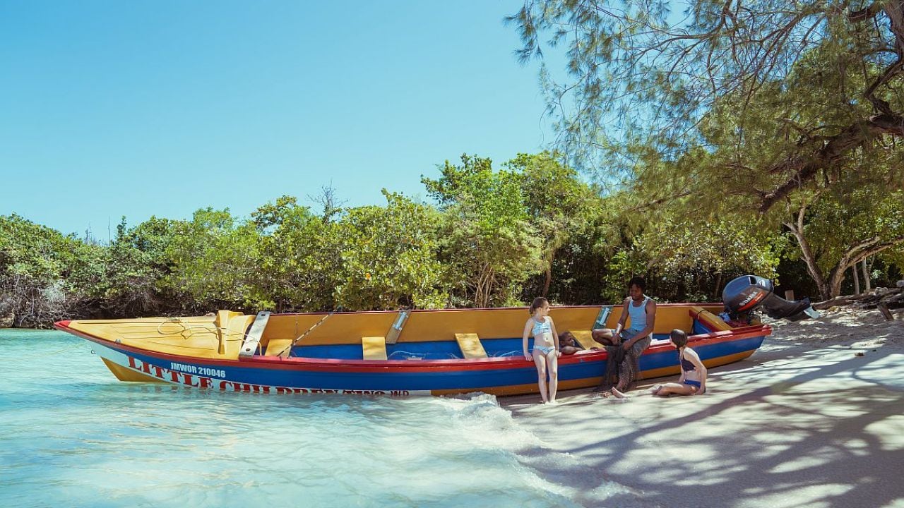 Jamaica sin filtro: la isla del Caribe que le abre la puerta al viajero argentino con 150 aventuras y playas limpias