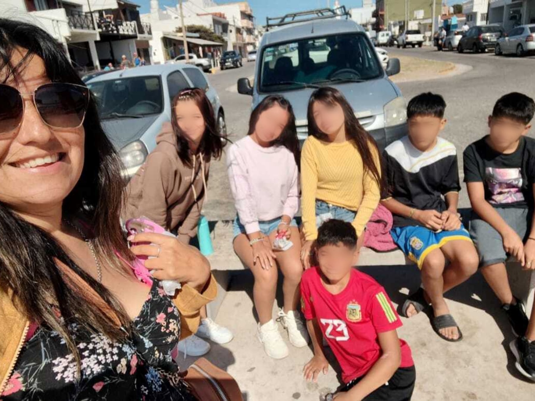 Una maestra, seis hermanos y un embarazo inesperado: la familia que María Laura armó con time out y a fuerza de abrazos