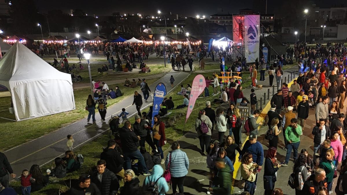 Un parque, una tarde y 170 manos dispuestas a regalar: así se vive la Feria de la Madre en Neuquén