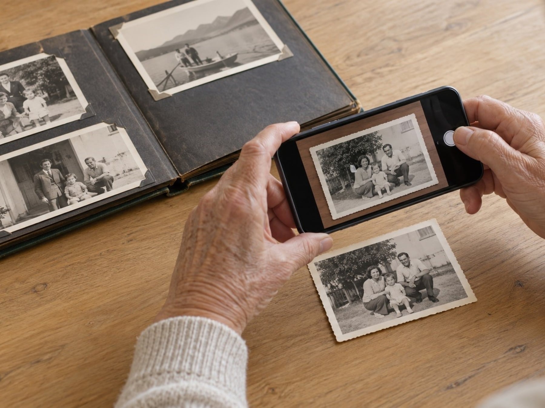 Del cajón al celular: cómo pasar tus fotos viejas a la pantalla sin perderlas en el intento