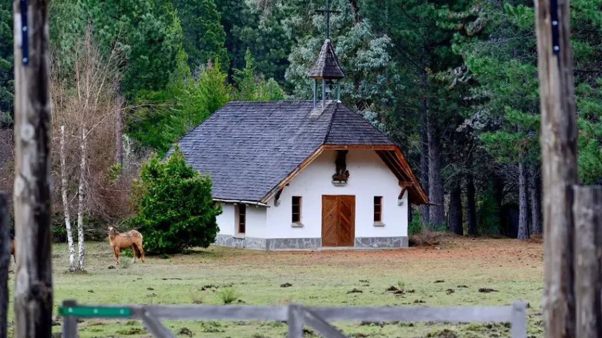 La capilla que un príncipe alemán levantó entre las lengas y que hoy casi nadie sabe mirar