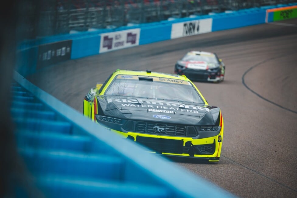 Phoenix: Blaney voló en la clasificación y mandó a Larson al fondo en el Chase