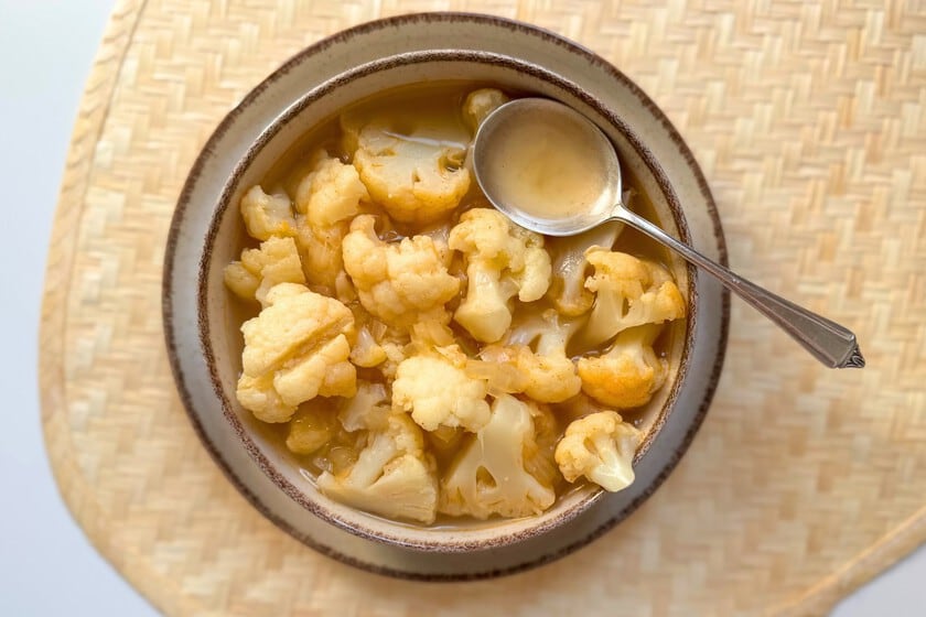 Sopa de coliflor en trozos: cuerpo, textura y los acompañamientos que mejor le sientan