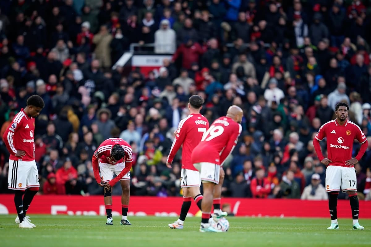 El United tocó fondo en Old Trafford y Bournemouth lo dejó al borde del descenso