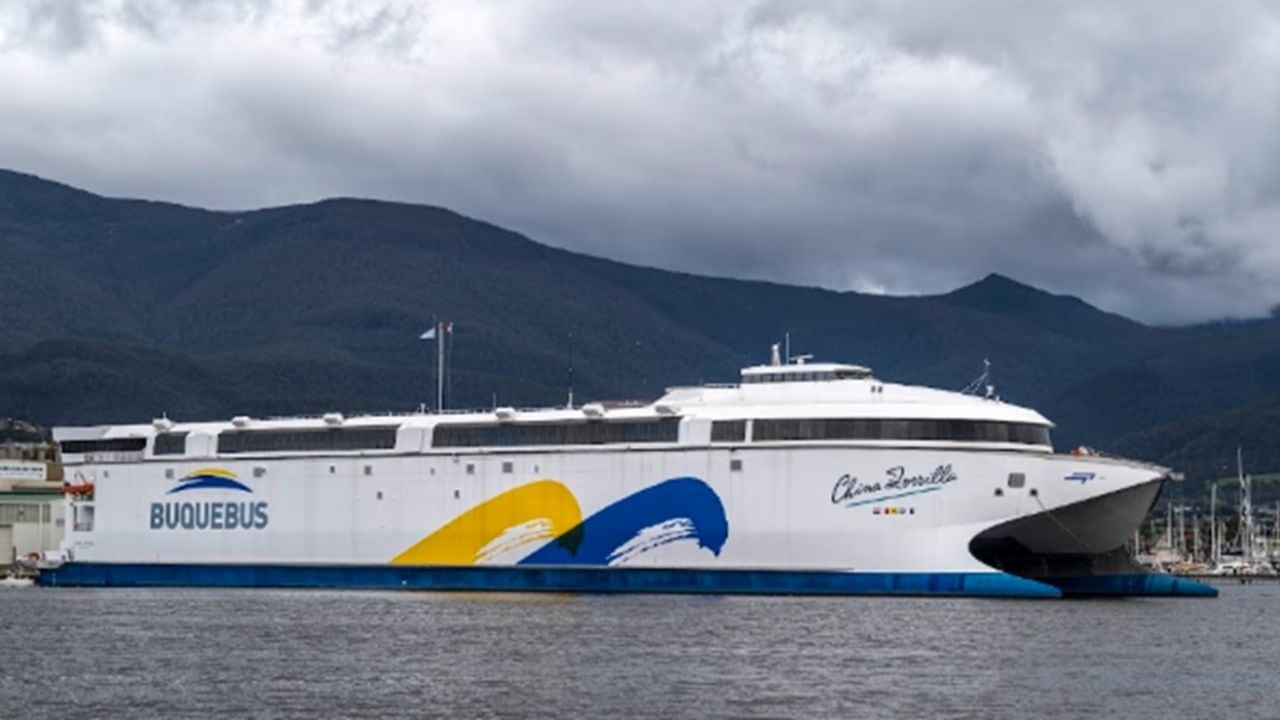 El China Zorrilla debutó entre Buenos Aires y Colonia con más de 700 pasajeros