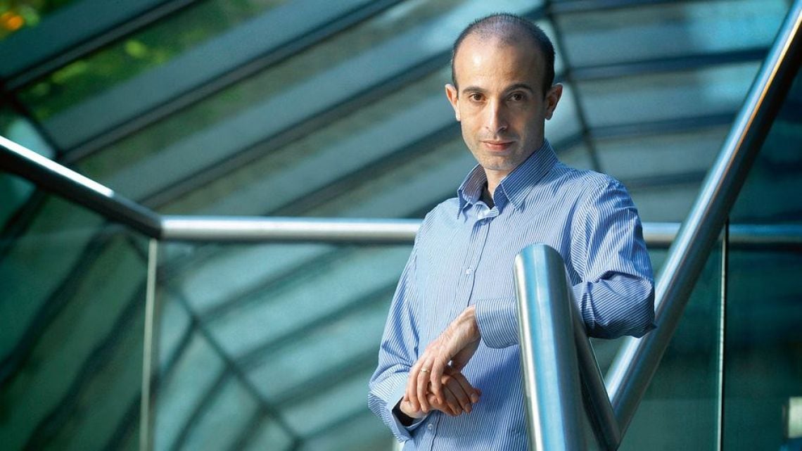 La advertencia de Harari sobre la inteligencia artificial: quién decidirá el destino de nuestro dinero