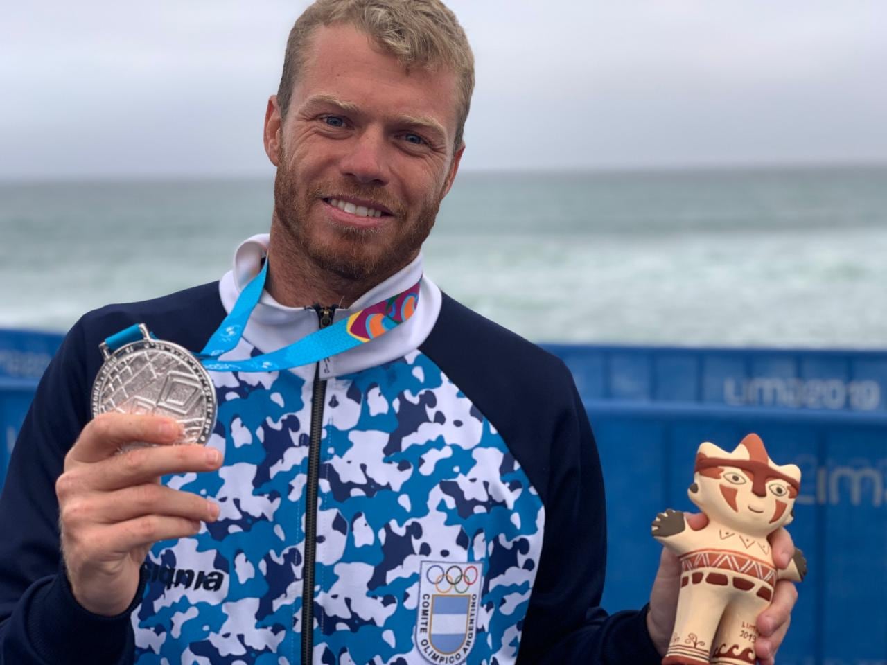 Es el primer surfista olímpico argentino, abrió una cadena de hoteles y busca clasificar a Los Ángeles 2028
